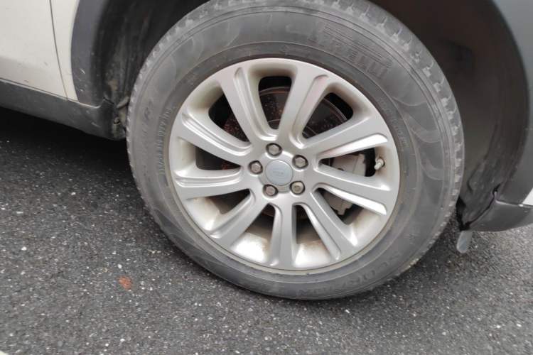 Used Land Rover Discovery Sport 2017 2.0T SE Right Front Wheel Hub