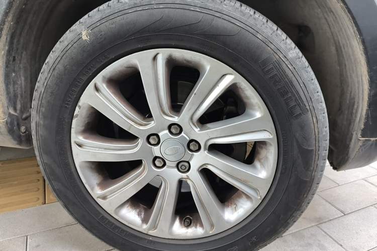 Used Land Rover Discovery Sport 2017 2.0T SE Right Front Wheel Hub