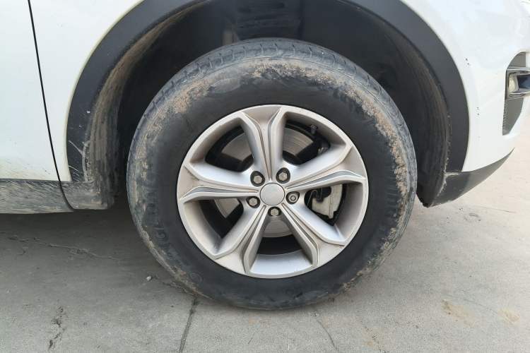 Used Land Rover Discovery Sport 2017 2.0T PURE Right Front Wheel Hub