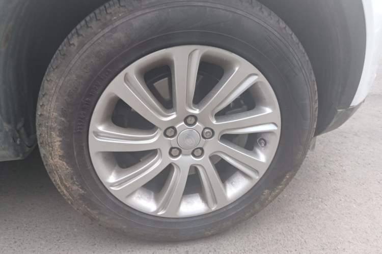 Used Land Rover Discovery Sport 2017 2.0T SE Right Front Wheel Hub