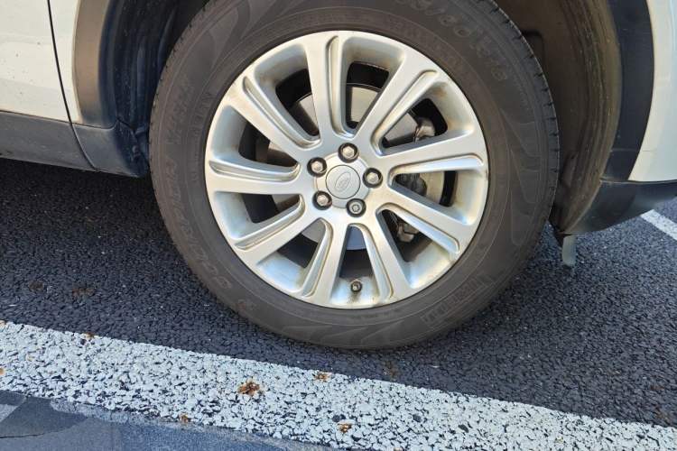 Used Land Rover Discovery Sport 2017 2.0T SE Right Front Wheel Hub