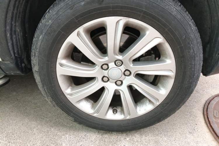 Used Land Rover Discovery Sport 2017 2.0T SE Right Front Wheel Hub