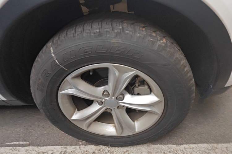 Used Land Rover Discovery Sport 2017 2.0T PURE Right Front Wheel Hub