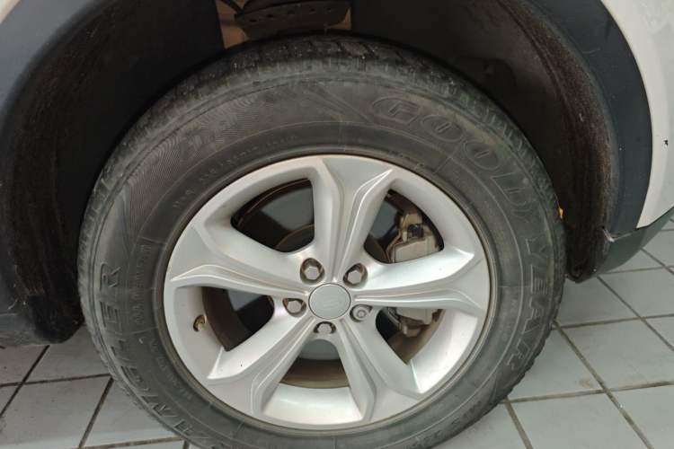 Used Land Rover Discovery Sport 2017 2.0T PURE Right Front Wheel Hub