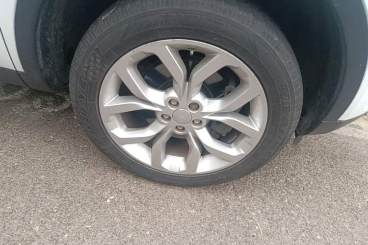 Used Land Rover Discovery Sport 2017 2.0T HSE Right Front Wheel Hub