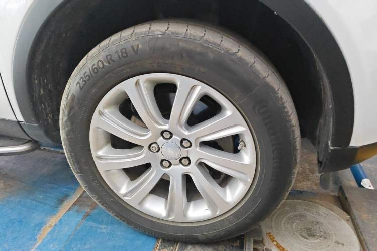 Used Land Rover Discovery Sport 2017 2.0T SE Right Front Wheel Hub