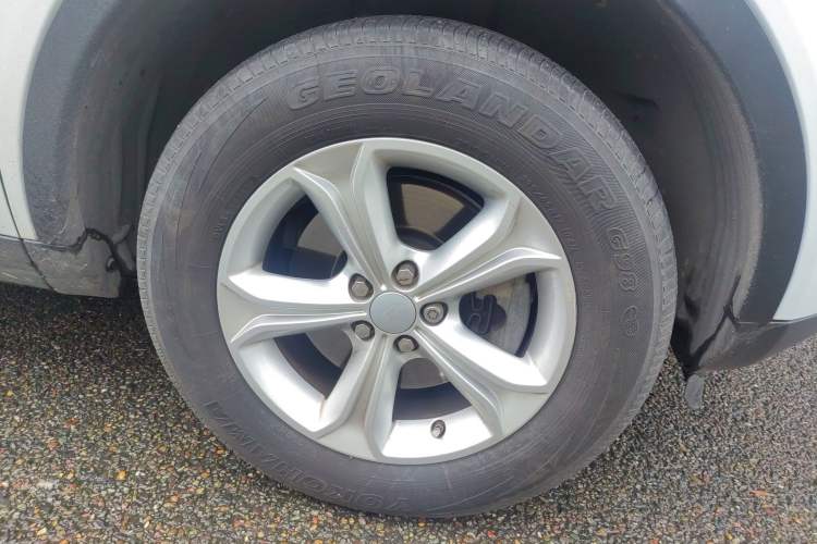 Used Land Rover Discovery Sport 2017 2.0T PURE Right Front Wheel Hub