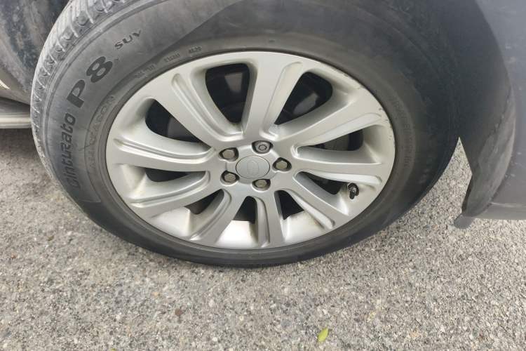 Used Land Rover Discovery Sport 2017 2.0T SE Right Front Wheel Hub