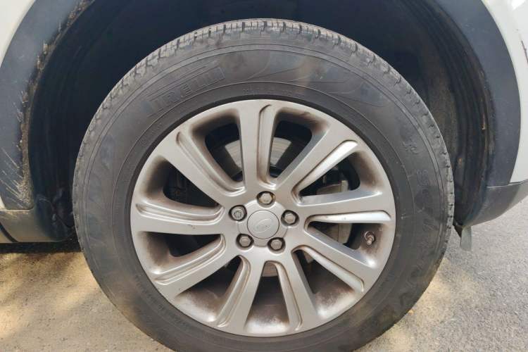 Used Land Rover Discovery Sport 2017 2.0T SE Right Front Wheel Hub