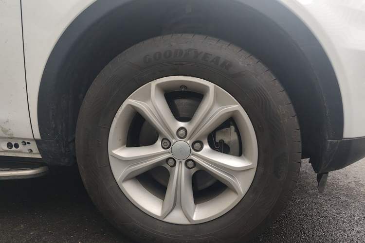 Used Land Rover Discovery Sport 2017 2.0T PURE Right Front Wheel Hub