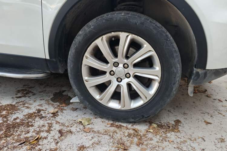 Used Land Rover Discovery Sport 2017 2.0T SE Right Front Wheel Hub