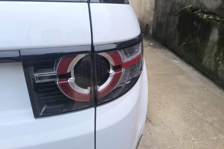 Used Land Rover Discovery Sport 2017 2.0T SE Right Rear Taillight