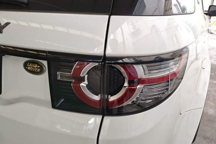 Used Land Rover Discovery Sport 2017 2.0T HSE Right Rear Taillight