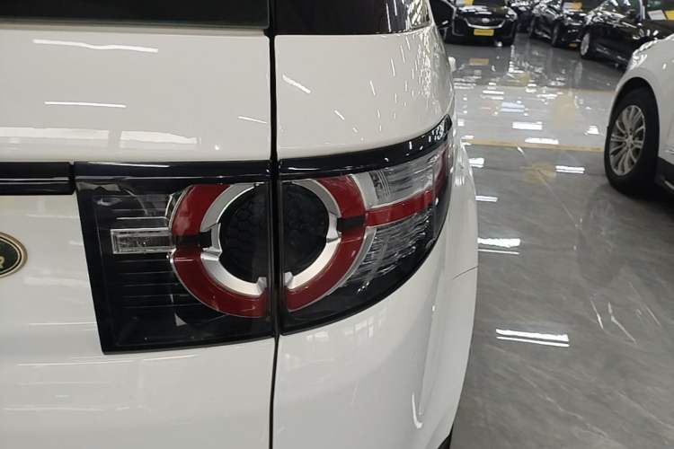 Used Land Rover Discovery Sport 2017 2.0T SE Right Rear Taillight
