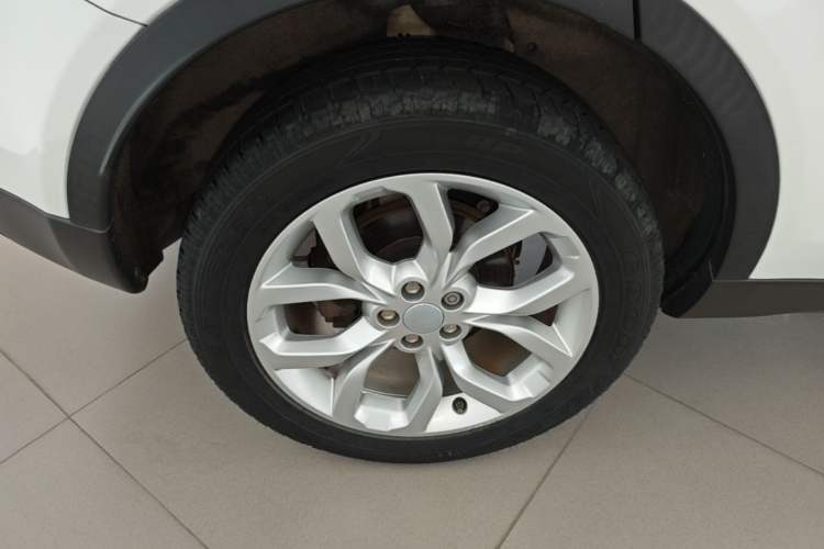 Used Land Rover Discovery Sport 2017 2.0T HSE Right Rear Wheel Hub