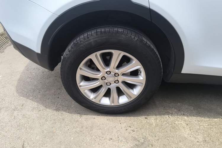 Used Land Rover Discovery Sport 2017 2.0T SE Right Rear Wheel Hub