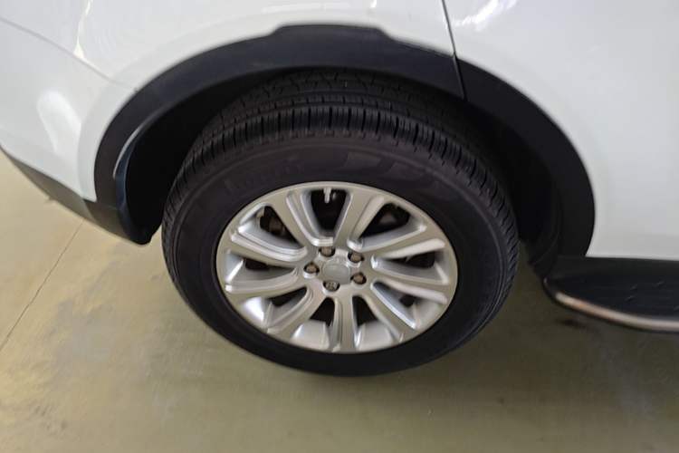 Used Land Rover Discovery Sport 2017 2.0T PURE Right Rear Wheel Hub