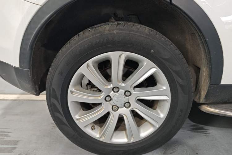 Used Land Rover Discovery Sport 2017 2.0T SE Right Rear Wheel Hub