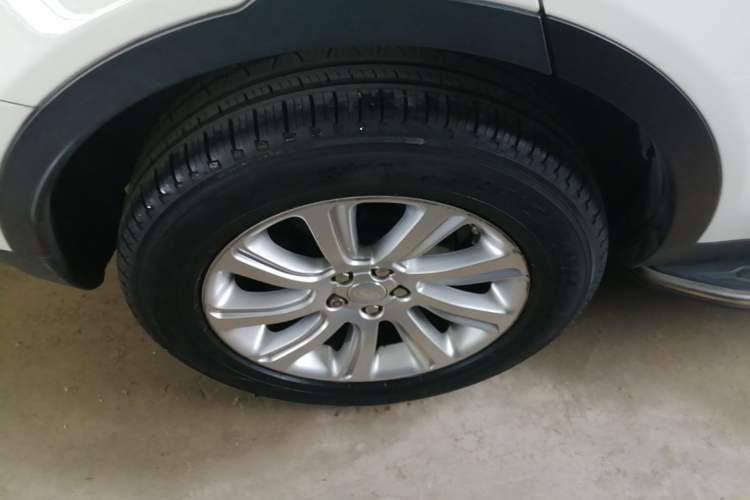 Used Land Rover Discovery Sport 2017 2.0T SE Right Rear Wheel Hub