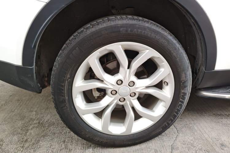 Used Land Rover Discovery Sport 2017 2.0T HSE Right Rear Wheel Hub