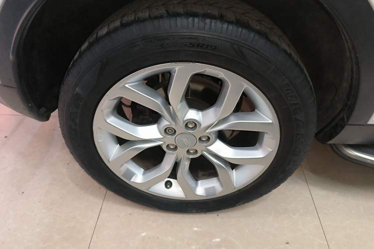 Used Land Rover Discovery Sport 2017 2.0T HSE Right Rear Wheel Hub