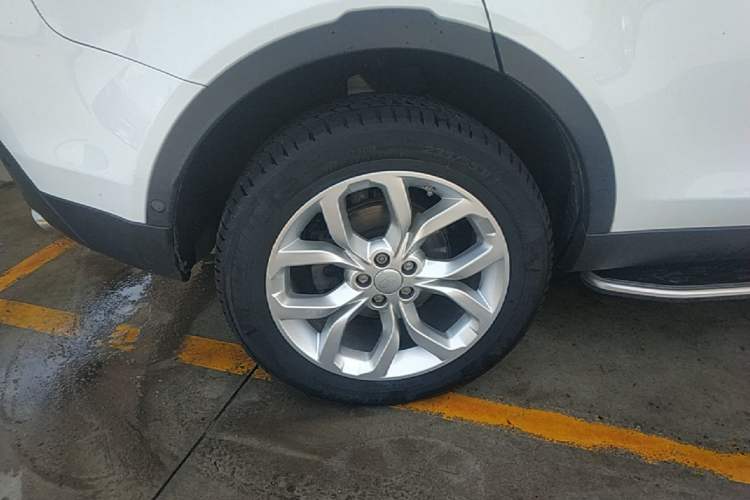 Used Land Rover Discovery Sport 2017 2.0T HSE Right Rear Wheel Hub