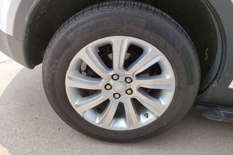 Used Land Rover Discovery Sport 2017 2.0T SE Right Rear Wheel Hub