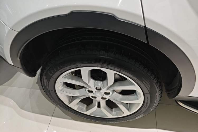 Used Land Rover Discovery Sport 2017 2.0T HSE Right Rear Wheel Hub