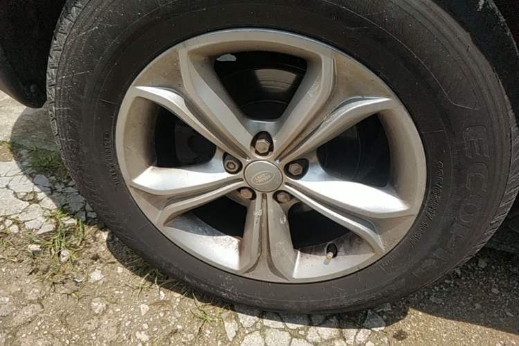 Used Land Rover Discovery Sport 2017 2.0T PURE Right Rear Wheel Hub