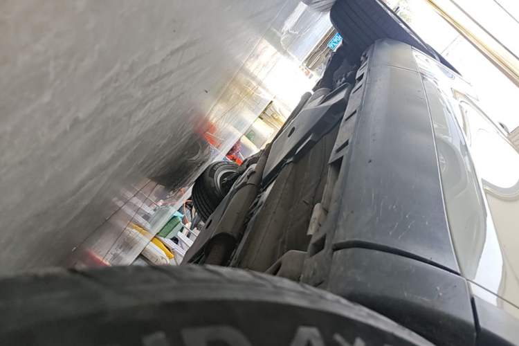 Used Land Rover Discovery Sport 2017 2.0T SE Right Side Sill