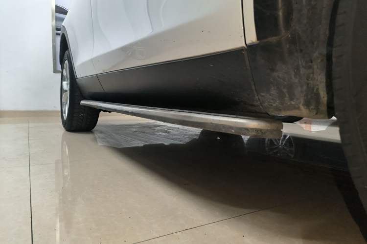 Used Land Rover Discovery Sport 2017 2.0T HSE Right Side Sill