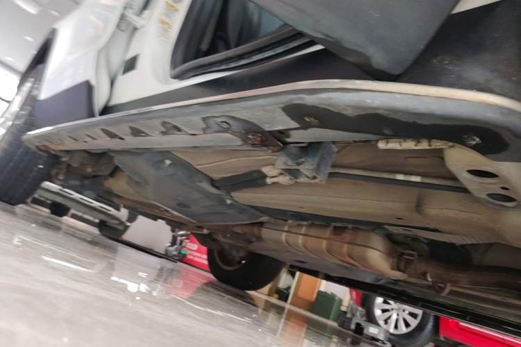 Used Land Rover Discovery Sport 2017 2.0T HSE Right Side Sill