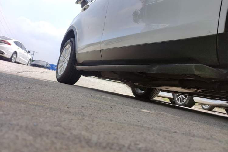 Used Land Rover Discovery Sport 2017 2.0T SE Right Side Sill