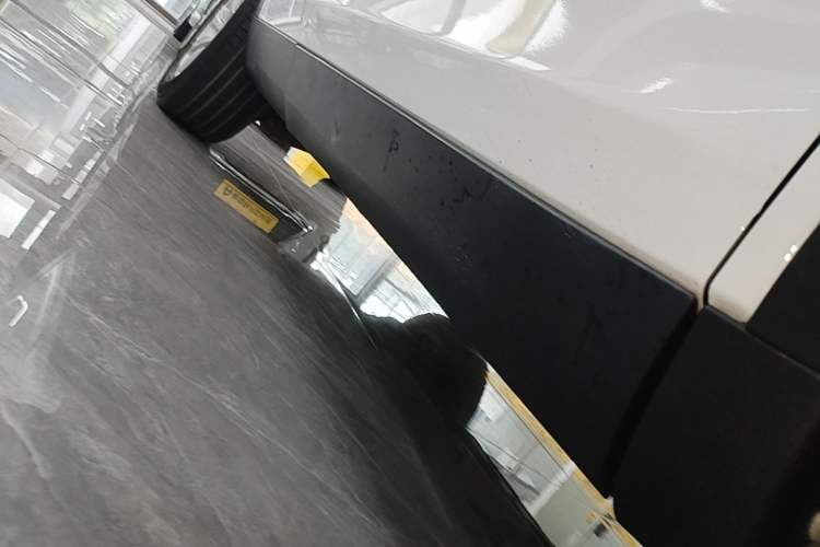 Used Land Rover Discovery Sport 2017 2.0T SE Right Side Sill