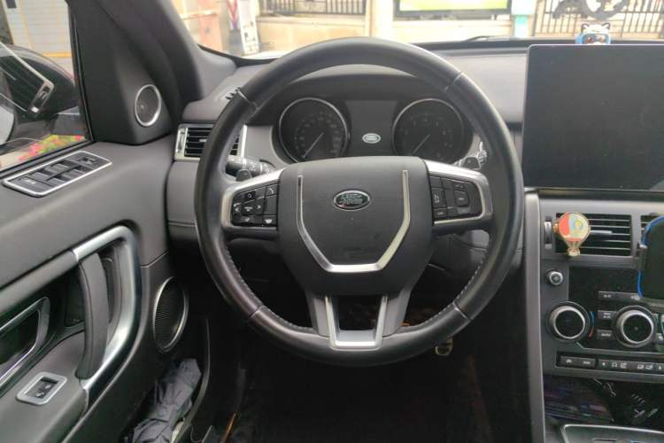 Used Land Rover Discovery Sport 2017 2.0T Cool Black Limited Edition Steering Wheel