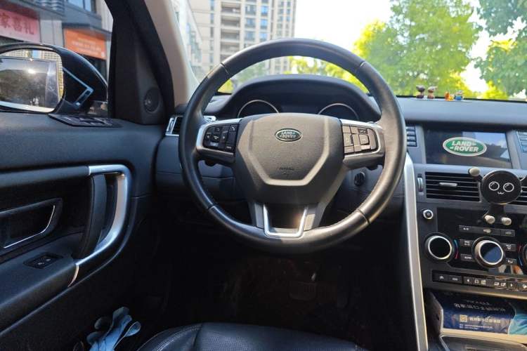 Used Land Rover Discovery Sport 2017 2.0T SE Steering Wheel