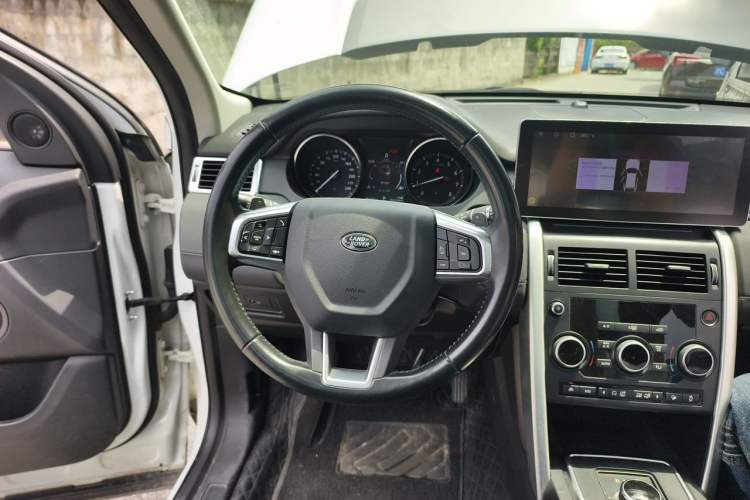 Used Land Rover Discovery Sport 2017 2.0T SE Steering Wheel