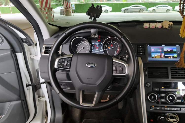 Used Land Rover Discovery Sport 2017 2.0T HSE Steering Wheel