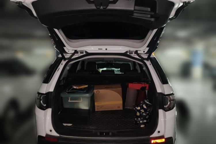 Used Land Rover Discovery Sport 2017 2.0T Cool Black Limited Edition Trunk