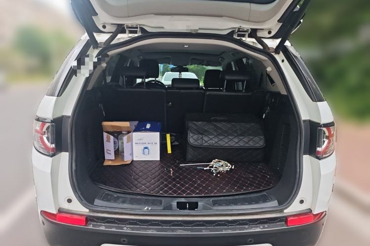 Used Land Rover Discovery Sport 2017 2.0T HSE Trunk