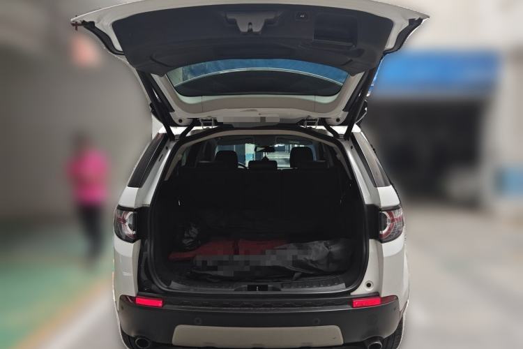 Used Land Rover Discovery Sport 2017 2.0T HSE Trunk