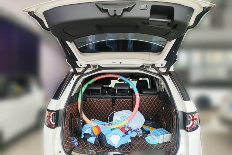Used Land Rover Discovery Sport 2017 2.0T HSE Trunk