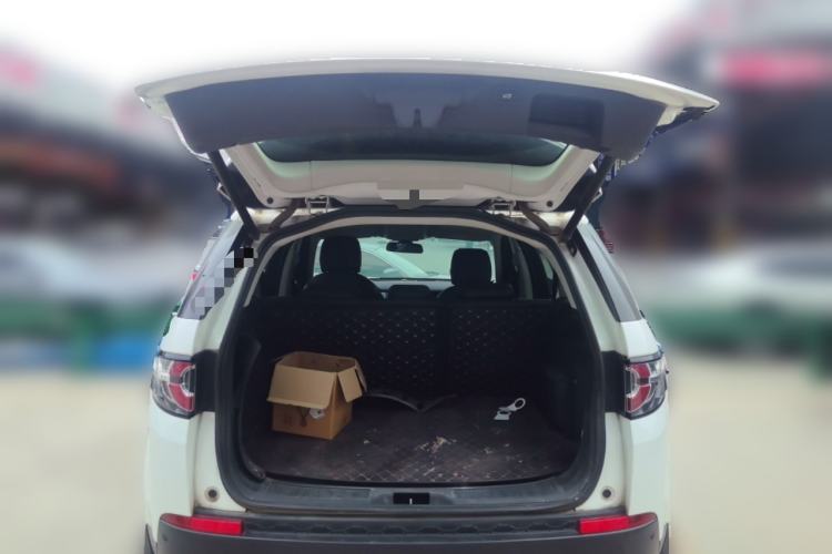 Used Land Rover Discovery Sport 2017 2.0T PURE Trunk