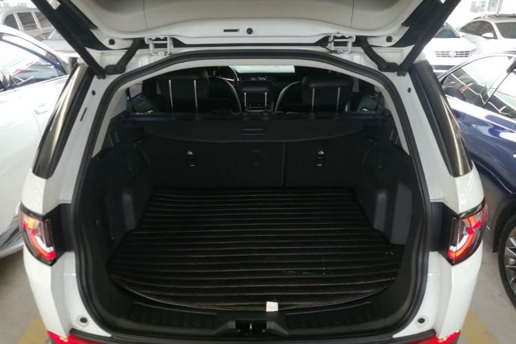 Used Land Rover Discovery Sport 2017 2.0T SE Trunk