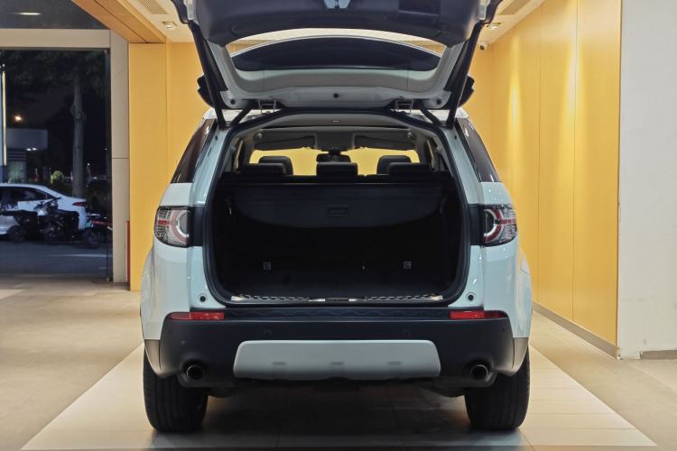 Used Land Rover Discovery Sport 2017 2.0T HSE Trunk