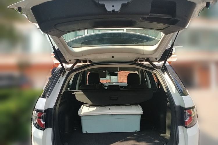 Used Land Rover Discovery Sport 2017 2.0T PURE Trunk
