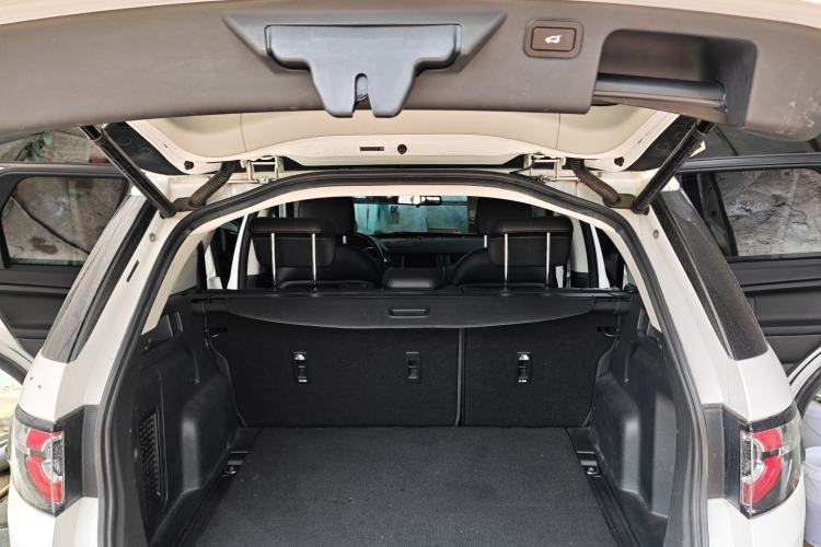 Used Land Rover Discovery Sport 2017 2.0T PURE Trunk