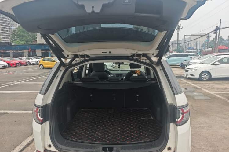 Used Land Rover Discovery Sport 2017 2.0T SE Trunk