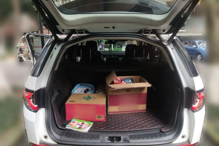 Used Land Rover Discovery Sport 2017 2.0T SE Trunk