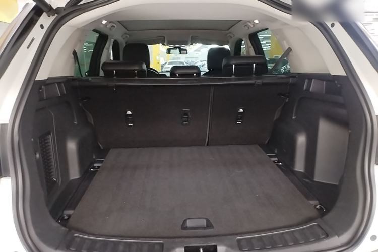 Used Land Rover Discovery Sport 2017 2.0T SE Trunk